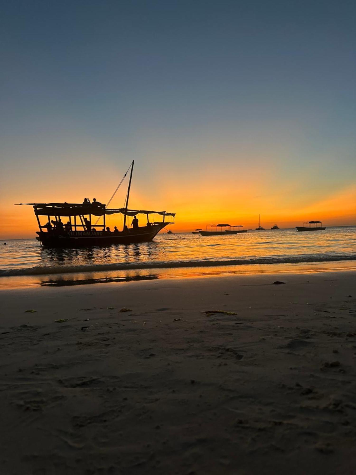 Готель Zanzigo Нунгві Екстер'єр фото